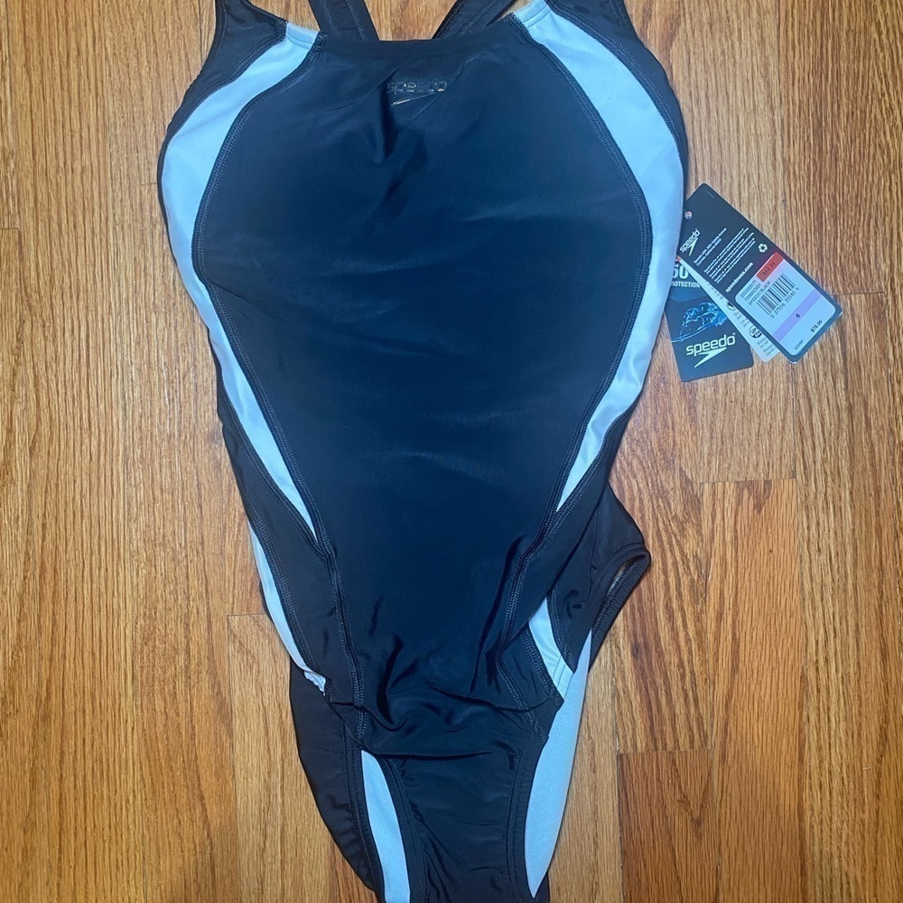 Speedo size 6 women’s bathing suit black with white design